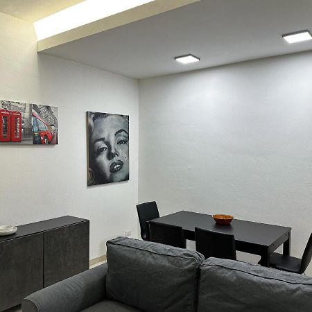 Modern Cenisio Apartment - Self Check-In & Parking Milano Exterior foto